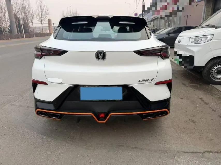 2022 ChangAn UNI-T 1.5T 188HP L4 7DCT,autocango,china used car exporter,china ev exporter,chinese used car exporter,chinese used ev exporter