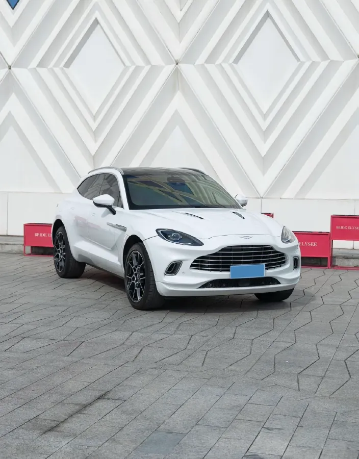 2024 Aston Martin DBX 4.0T 550HP V8 9AT,autocango,china used car exporter,china ev exporter,chinese used car exporter,chinese used ev exporter