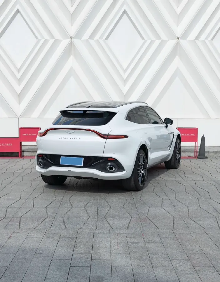 2024 Aston Martin DBX 4.0T 550HP V8 9AT,autocango,china used car exporter,china ev exporter,chinese used car exporter,chinese used ev exporter