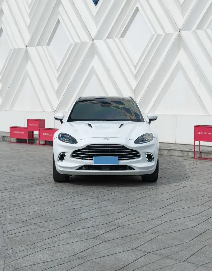 2024 Aston Martin DBX 4.0T 550HP V8 9AT,autocango,china used car exporter,china ev exporter,chinese used car exporter,chinese used ev exporter