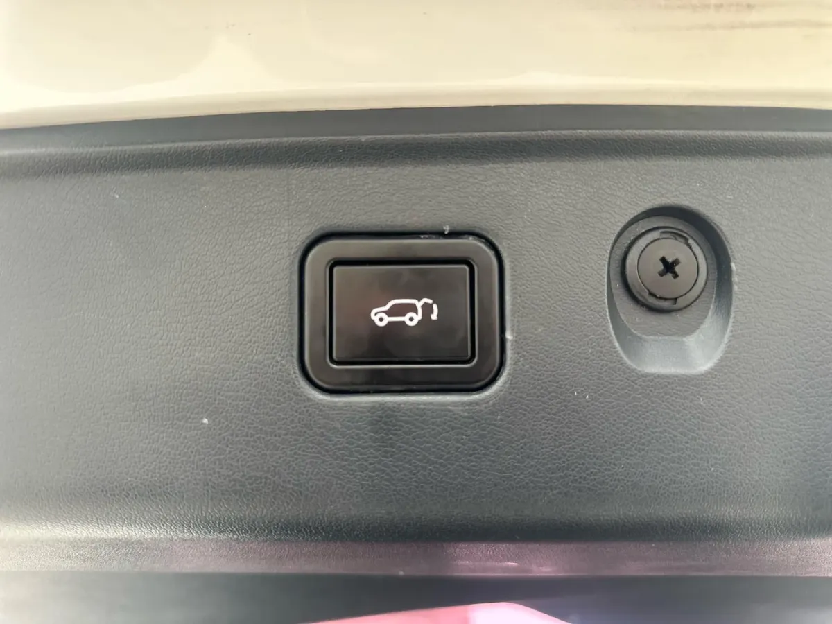 2020 ChangAn UNI-T 1.5T 180HP L4 7DCT,autocango,china used car exporter,china ev exporter,chinese used car exporter,chinese used ev exporter