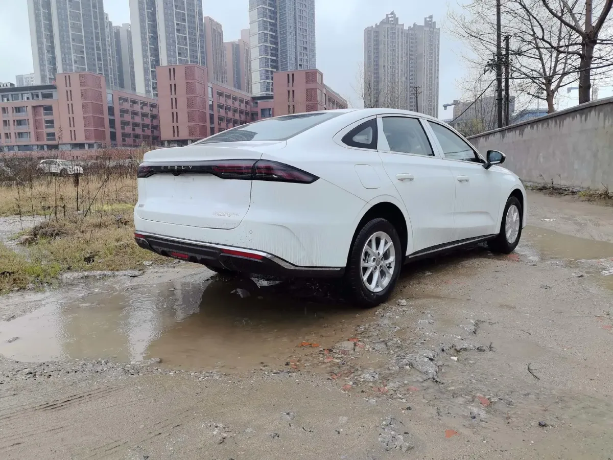 2025 Geely Galaxy L6 1.5L 112HP L4 1DHT PHEV 8.5KWH,autocango,china used car exporter,china ev exporter,chinese used car exporter,chinese used ev exporter
