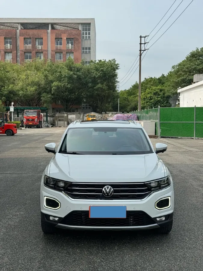 2022 Volkswagen T-Roc 1.4T 150HP L4 7DCT,autocango,china used car exporter,china ev exporter,chinese used car exporter,chinese used ev exporter
