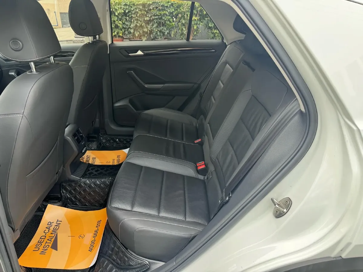 2022 Volkswagen T-Roc 1.4T 150HP L4 7DCT,autocango,china used car exporter,china ev exporter,chinese used car exporter,chinese used ev exporter