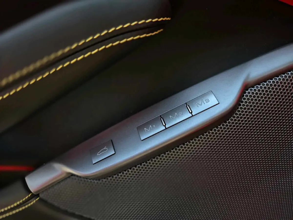 2018 Ferrari Portofino 3.9T 600HP V8 7DCT,autocango,china used car exporter,china ev exporter,chinese used car exporter,chinese used ev exporter