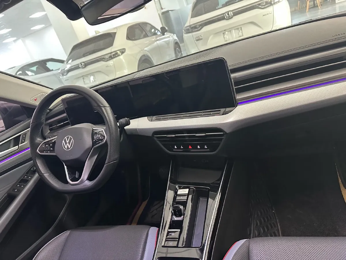 2022 Skoda Superb 2.0T 186HP L4 7DCT,autocango,china used car exporter,china ev exporter,chinese used car exporter,chinese used ev exporter