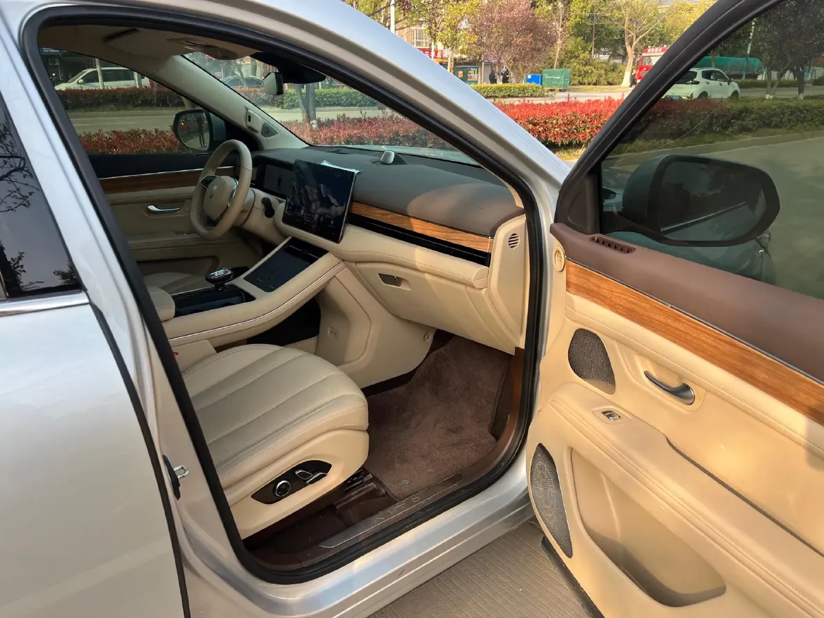 2024 AITO AITO M7 1.5T 152HP L4 REEV 40KWH,autocango,china used car exporter,china ev exporter,chinese used car exporter,chinese used ev exporter