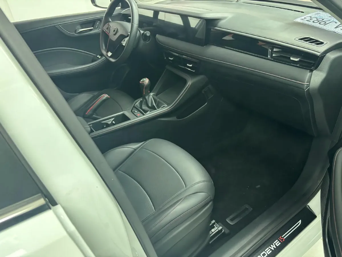 2023 Roewe i5 1.5L 129HP L4 5MT,autocango,china used car exporter,china ev exporter,chinese used car exporter,chinese used ev exporter