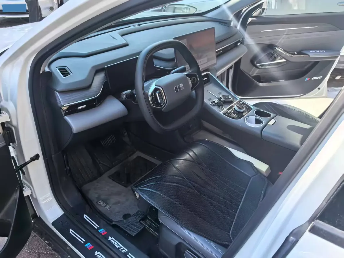 2025 Geely Galaxy A7 1.5L 112HP L4 1DHT PHEV,autocango,china used car exporter,china ev exporter,chinese used car exporter,chinese used ev exporter