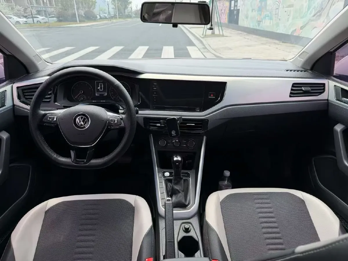 2023 Volkswagen Polo 1.5L 113HP L4 6AT,autocango,china used car exporter,china ev exporter,chinese used car exporter,chinese used ev exporter