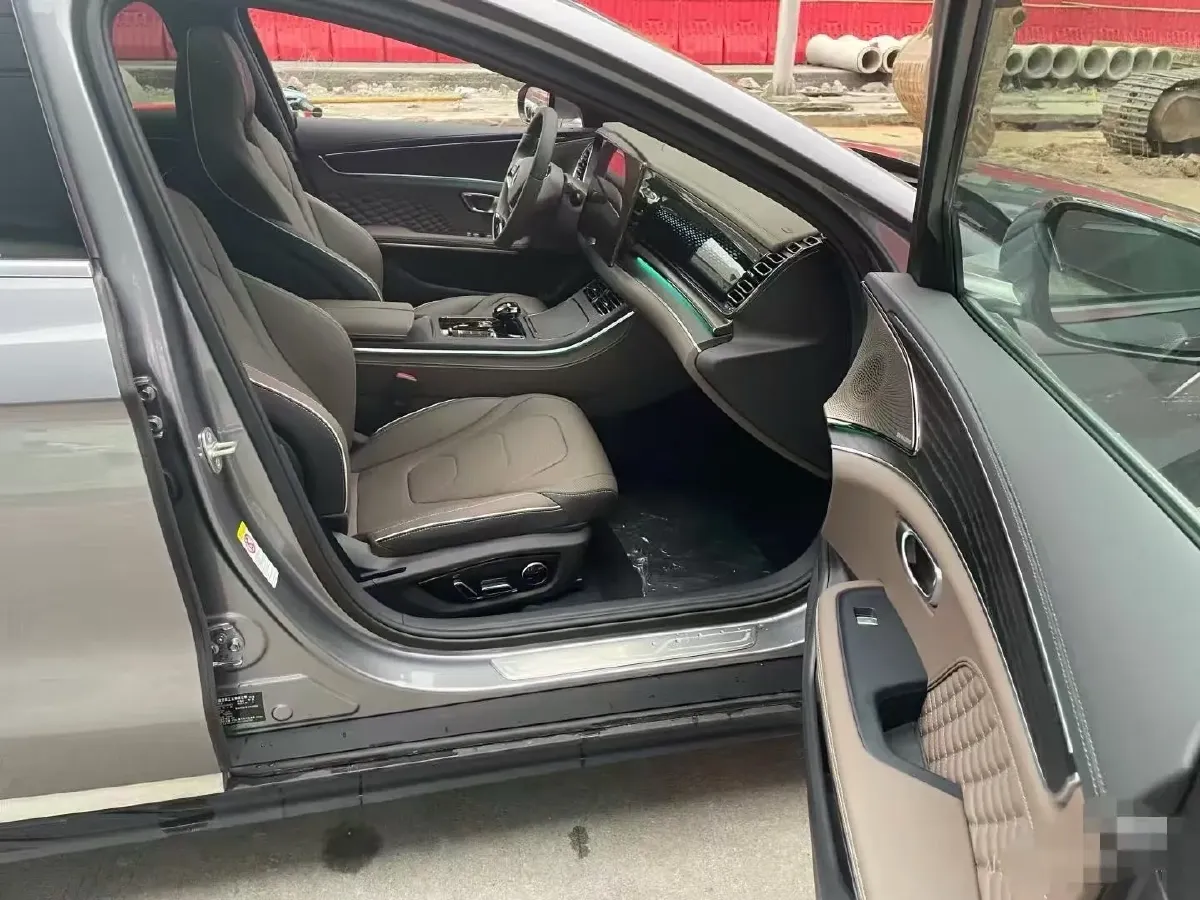 2020 WEY VV7 2.0T 227HP L4 7DCT PHEV,autocango,china used car exporter,china ev exporter,chinese used car exporter,chinese used ev exporter