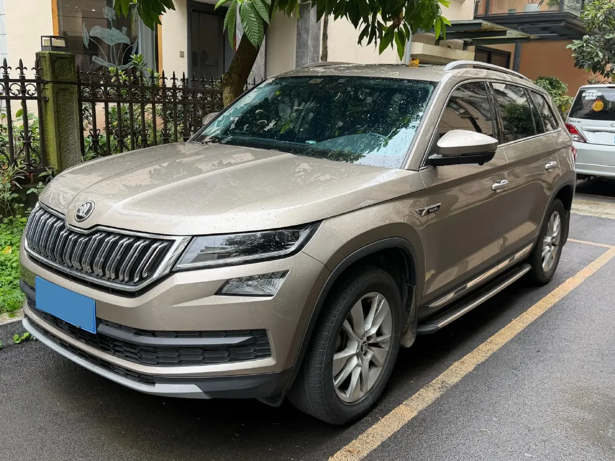 2018 Skoda Kodiak 1.8T 180HP L4 7DCT,autocango,china used car exporter,china ev exporter,chinese used car exporter,chinese used ev exporter