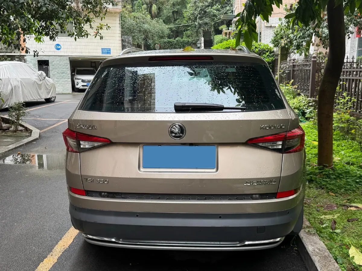 2018 Skoda Kodiak 1.8T 180HP L4 7DCT,autocango,china used car exporter,china ev exporter,chinese used car exporter,chinese used ev exporter