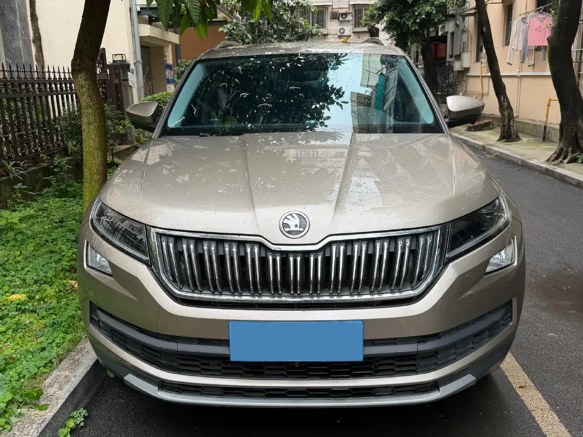 2018 Skoda Kodiak 1.8T 180HP L4 7DCT,autocango,china used car exporter,china ev exporter,chinese used car exporter,chinese used ev exporter
