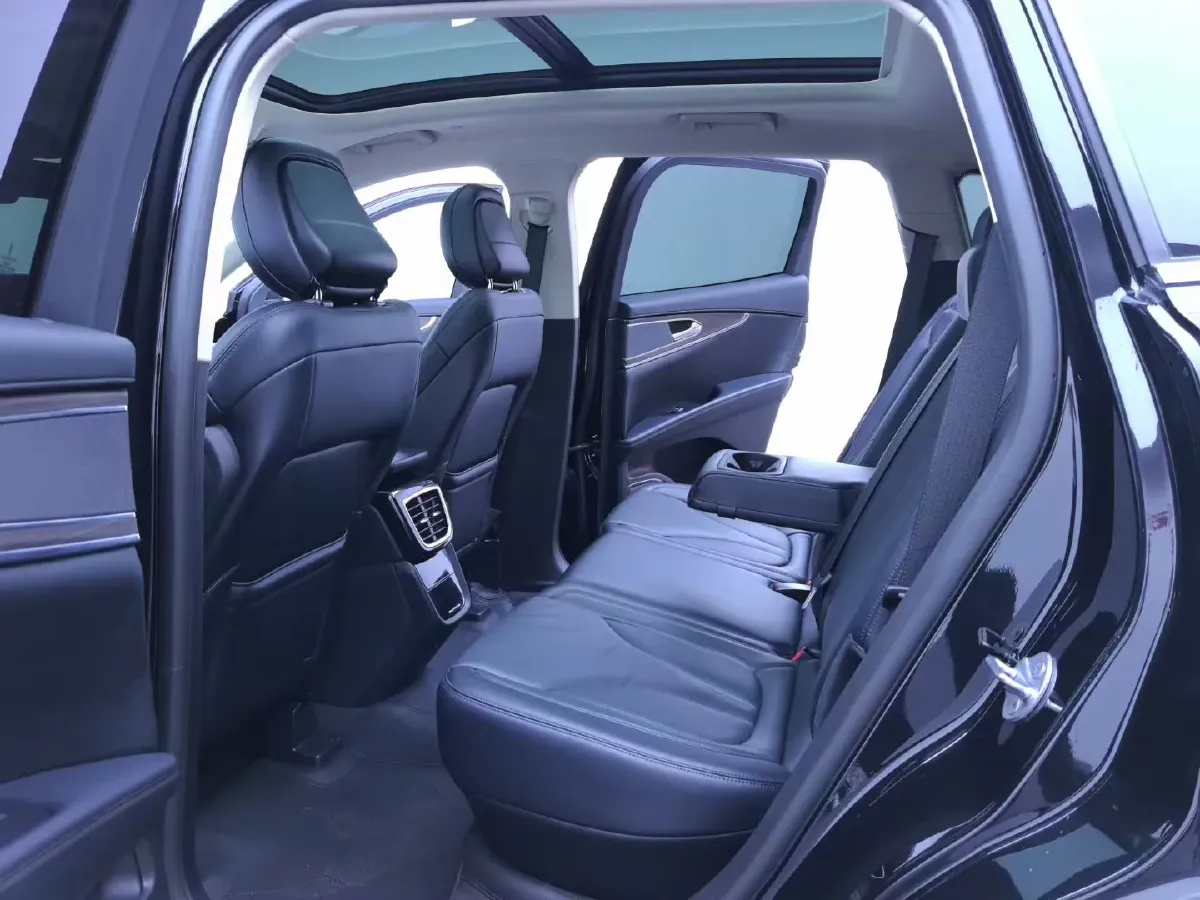 2021 Lincoln Nautilus 2.0T 245HP L4 8AT,autocango,china used car exporter,china ev exporter,chinese used car exporter,chinese used ev exporter