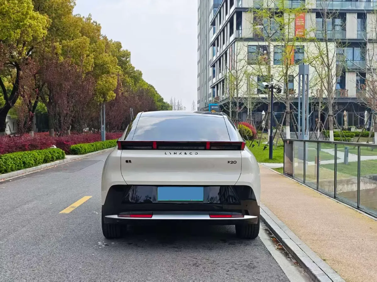 2025 Jetour Freeman 1.5T 184HP L4 7DCT,autocango,china used car exporter,china ev exporter,chinese used car exporter,chinese used ev exporter