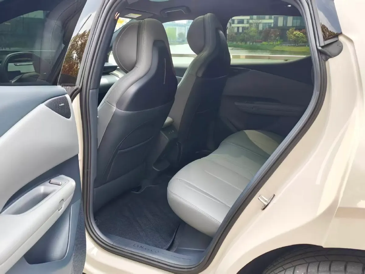 2025 Jetour Freeman 1.5T 184HP L4 7DCT,autocango,china used car exporter,china ev exporter,chinese used car exporter,chinese used ev exporter