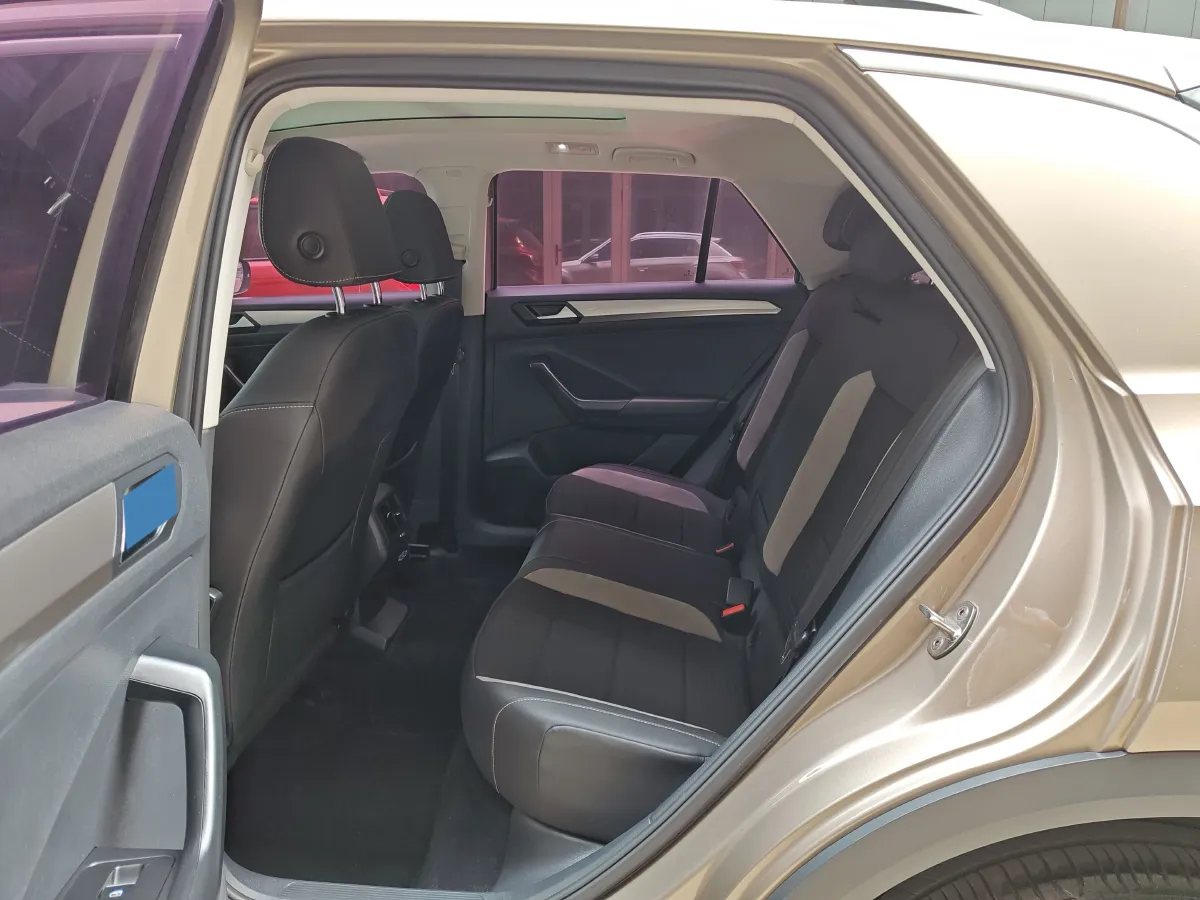 2020 Volkswagen T-Roc 1.4T 150HP L4 7DCT,autocango,china used car exporter,china ev exporter,chinese used car exporter,chinese used ev exporter