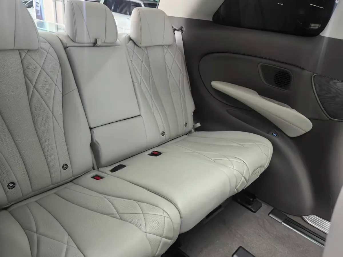 2022 HongQi HS7 3.0T 337HP V6 8AT,autocango,china used car exporter,china ev exporter,chinese used car exporter,chinese used ev exporter