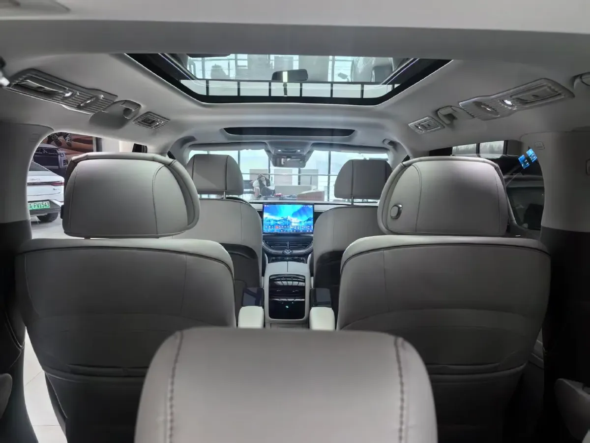 2022 HongQi HS7 3.0T 337HP V6 8AT,autocango,china used car exporter,china ev exporter,chinese used car exporter,chinese used ev exporter