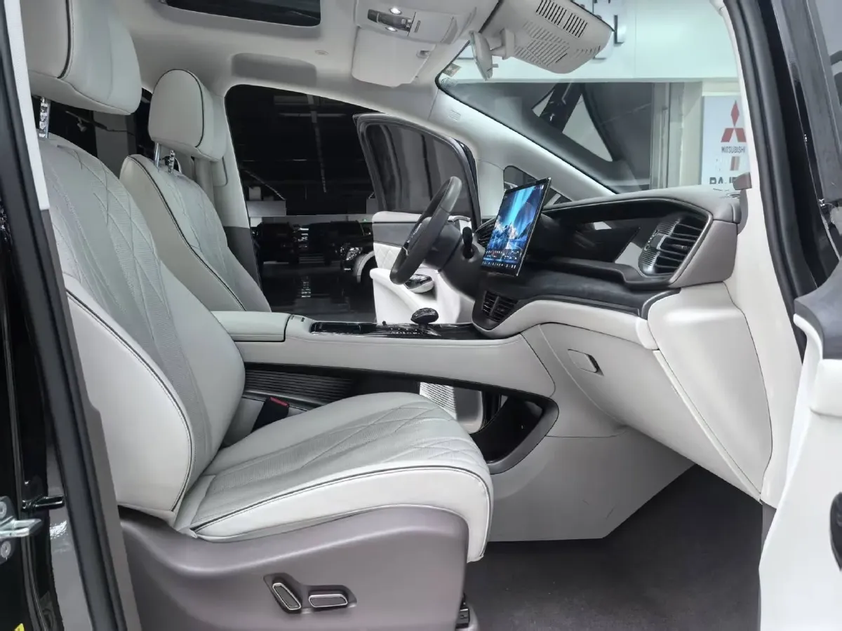 2022 HongQi HS7 3.0T 337HP V6 8AT,autocango,china used car exporter,china ev exporter,chinese used car exporter,chinese used ev exporter