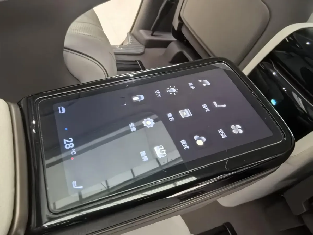 2022 HongQi HS7 3.0T 337HP V6 8AT,autocango,china used car exporter,china ev exporter,chinese used car exporter,chinese used ev exporter