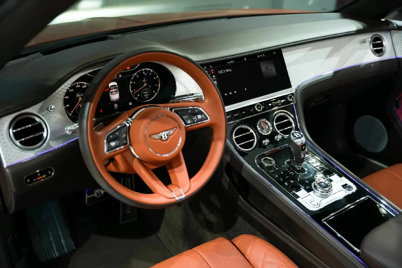 2020 Bentley Continental 4.0T 549HP V8 8DCT,autocango,china used car exporter,china ev exporter,chinese used car exporter,chinese used ev exporter