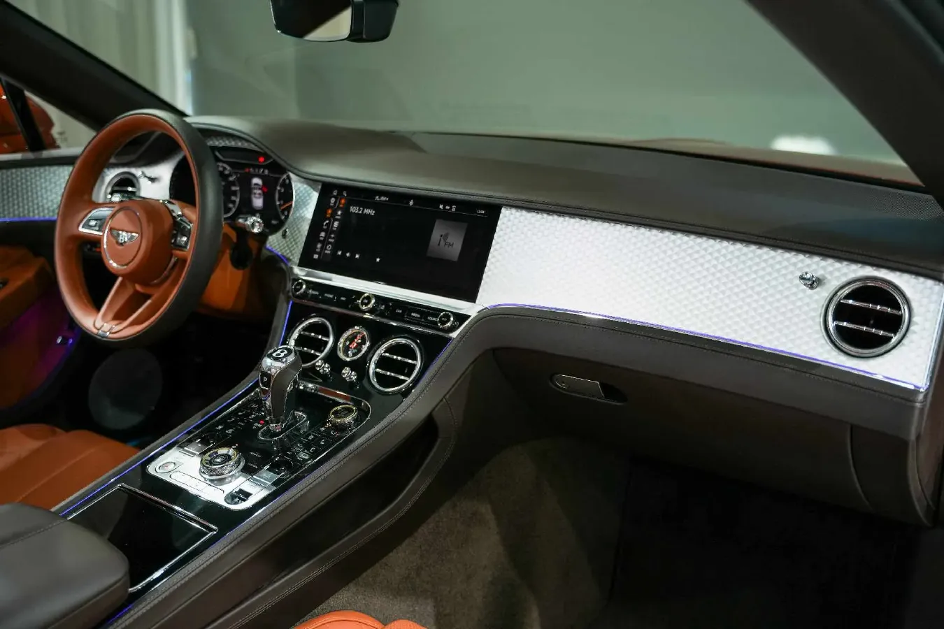 2020 Bentley Continental 4.0T 549HP V8 8DCT,autocango,china used car exporter,china ev exporter,chinese used car exporter,chinese used ev exporter