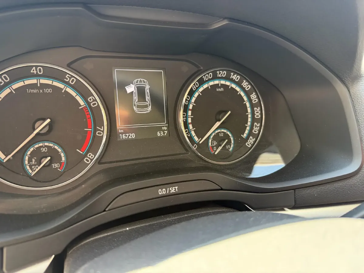 2021 Skoda Karoq 1.4T 150HP L4 7DCT,autocango,china used car exporter,china ev exporter,chinese used car exporter,chinese used ev exporter