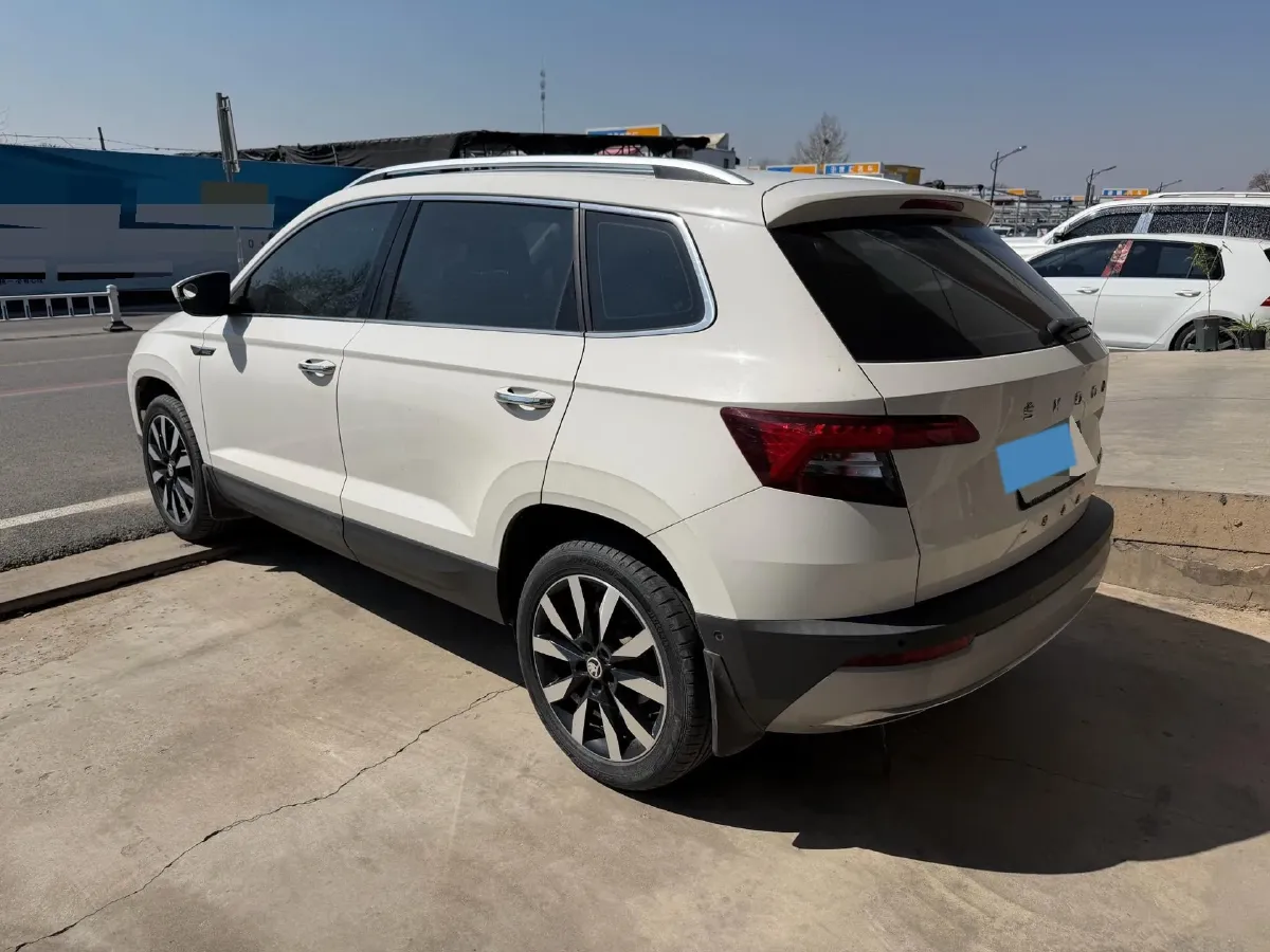 2021 Skoda Karoq 1.4T 150HP L4 7DCT,autocango,china used car exporter,china ev exporter,chinese used car exporter,chinese used ev exporter