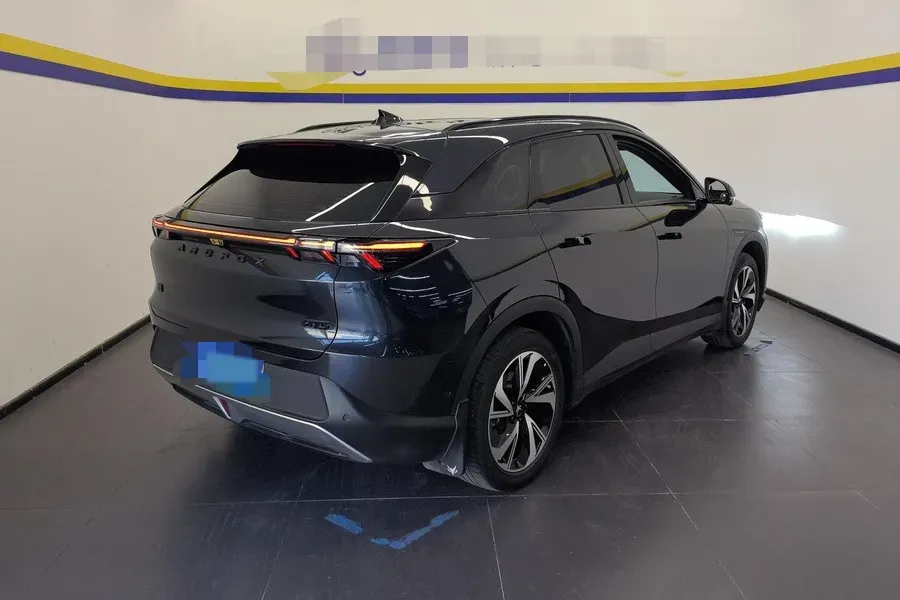 2024 HongQi H5 2.0T 224HP L4 8AT,autocango,china used car exporter,china ev exporter,chinese used car exporter,chinese used ev exporter