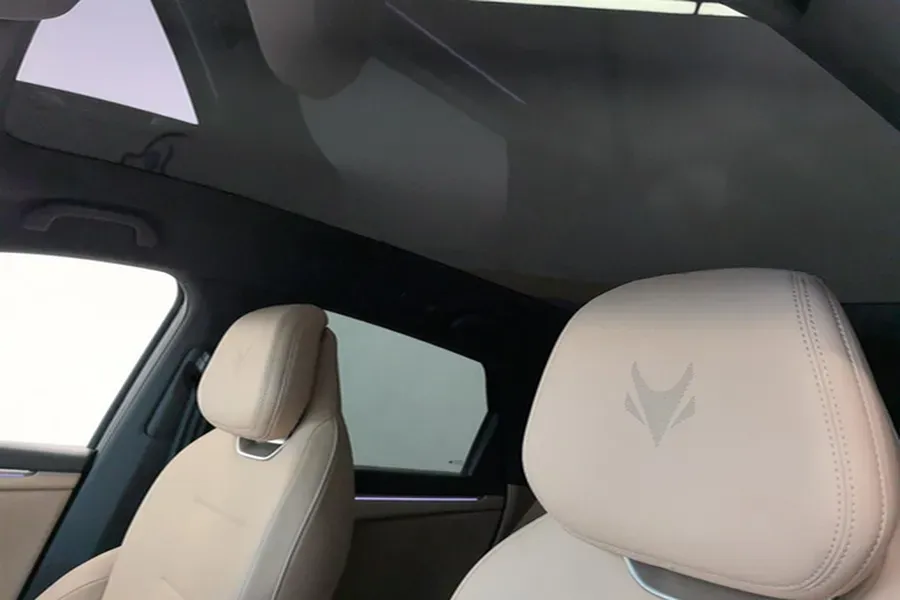 2024 HongQi H5 2.0T 224HP L4 8AT,autocango,china used car exporter,china ev exporter,chinese used car exporter,chinese used ev exporter