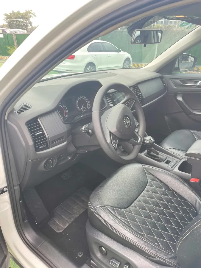 2019 Buick EnvisionPlus 1.5T 169HP L4 7DCT,autocango,china used car exporter,china ev exporter,chinese used car exporter,chinese used ev exporter