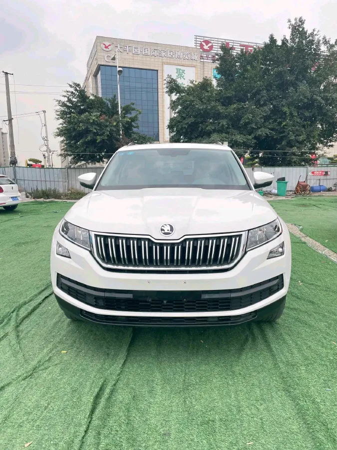 2019 Buick EnvisionPlus 1.5T 169HP L4 7DCT,autocango,china used car exporter,china ev exporter,chinese used car exporter,chinese used ev exporter