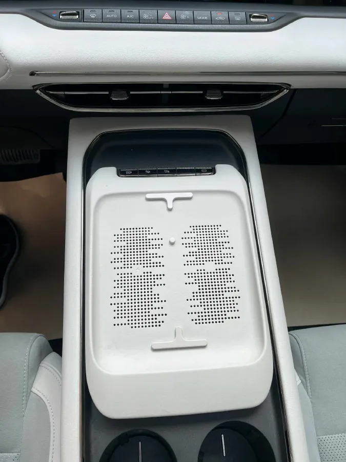 2025 Voyah FREE 1.5T 150HP L4 REEV 43KWH,autocango,china used car exporter,china ev exporter,chinese used car exporter,chinese used ev exporter