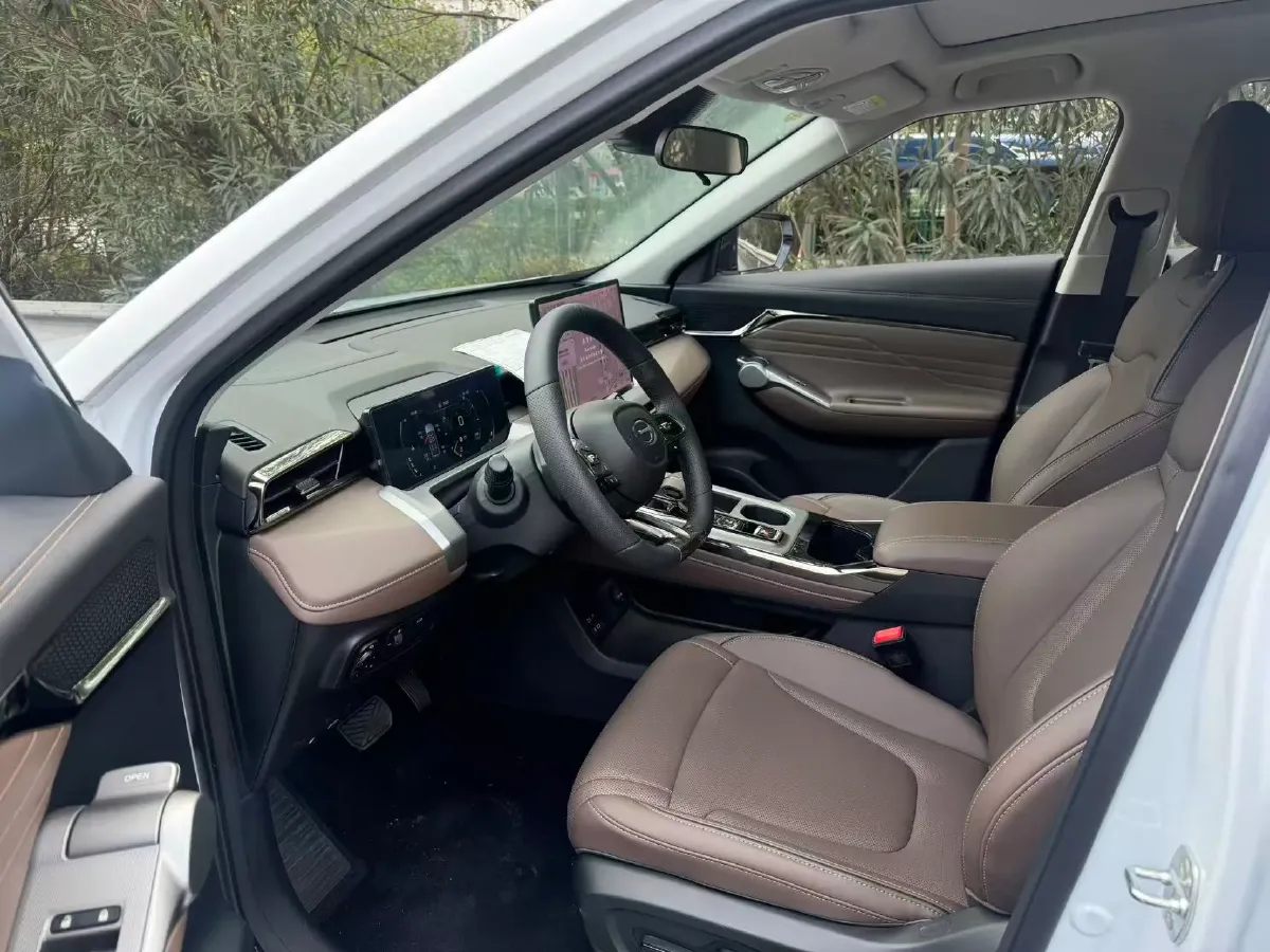 2024 GAC Trumpchi GS4 1.5T 177HP L4 7DCT,autocango,china used car exporter,china ev exporter,chinese used car exporter,chinese used ev exporter