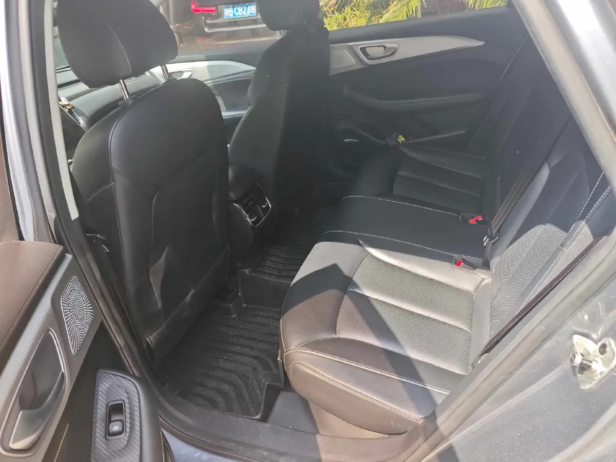 2020 Roewe i6 MAX 1.5T 173HP L4 7DCT,autocango,china used car exporter,china ev exporter,chinese used car exporter,chinese used ev exporter