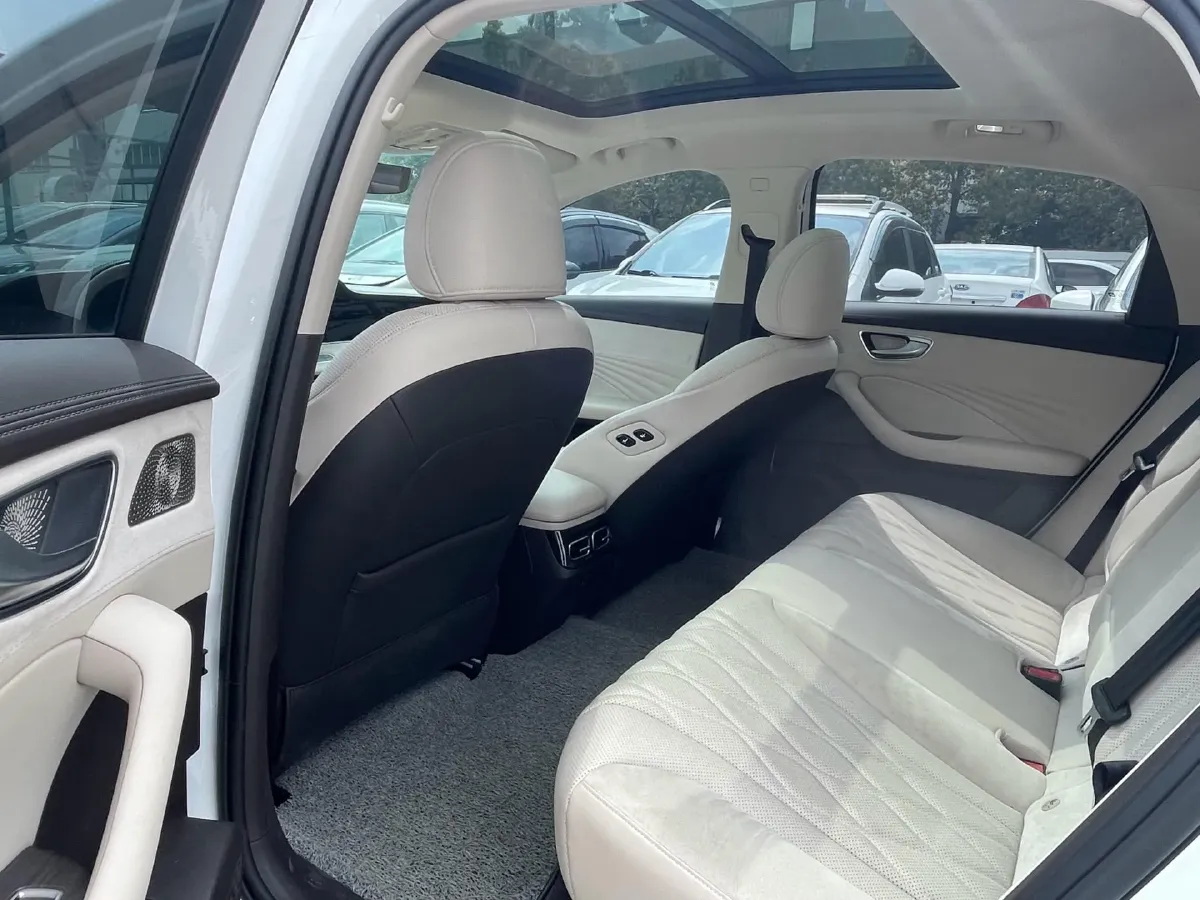 2023 Roewe D7 BEV 59.2KWH,autocango,china used car exporter,china ev exporter,chinese used car exporter,chinese used ev exporter