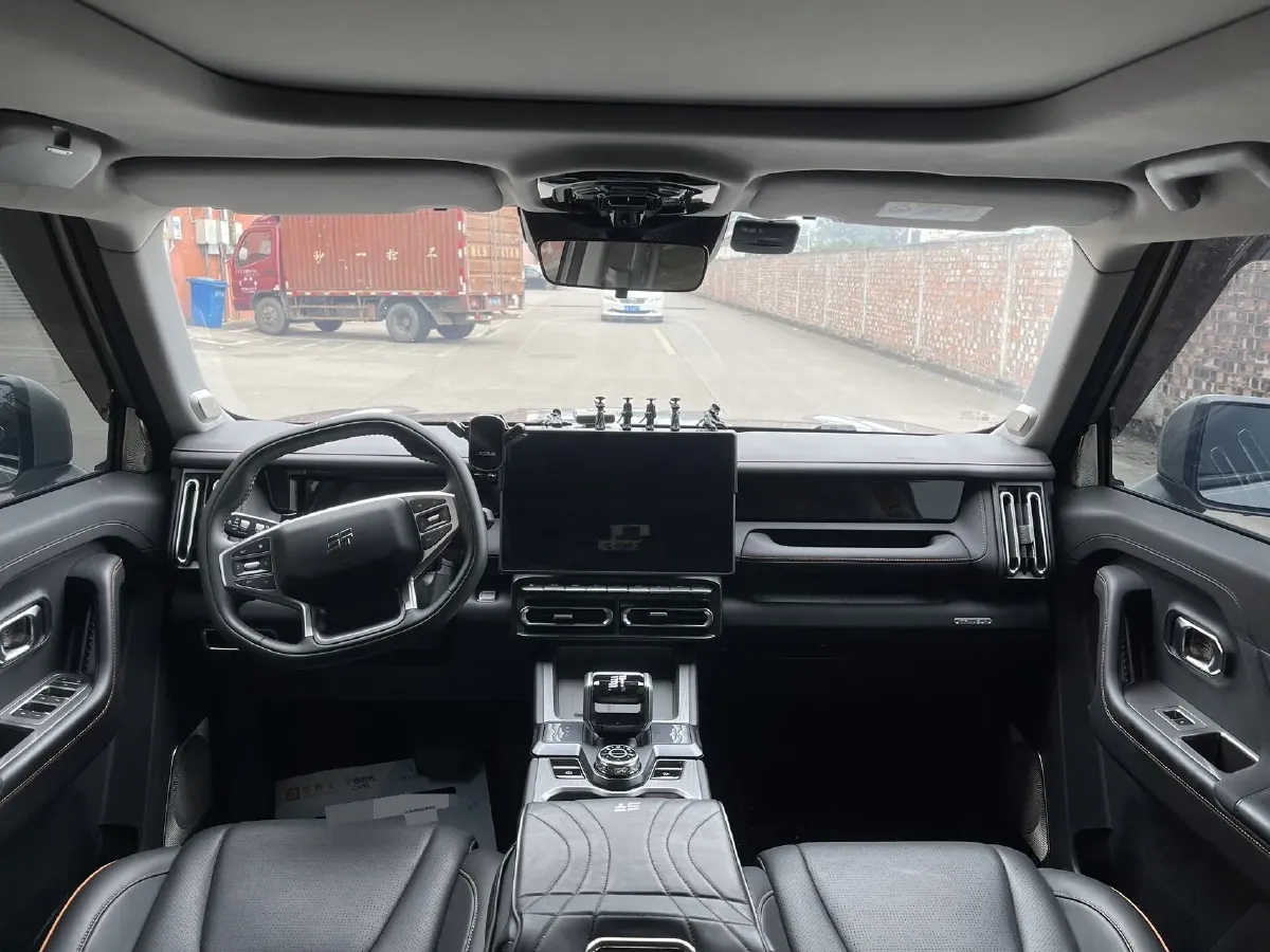 2025 MAXUS XinTu V70 2.0T 150HP L4 9AT,autocango,china used car exporter,china ev exporter,chinese used car exporter,chinese used ev exporter