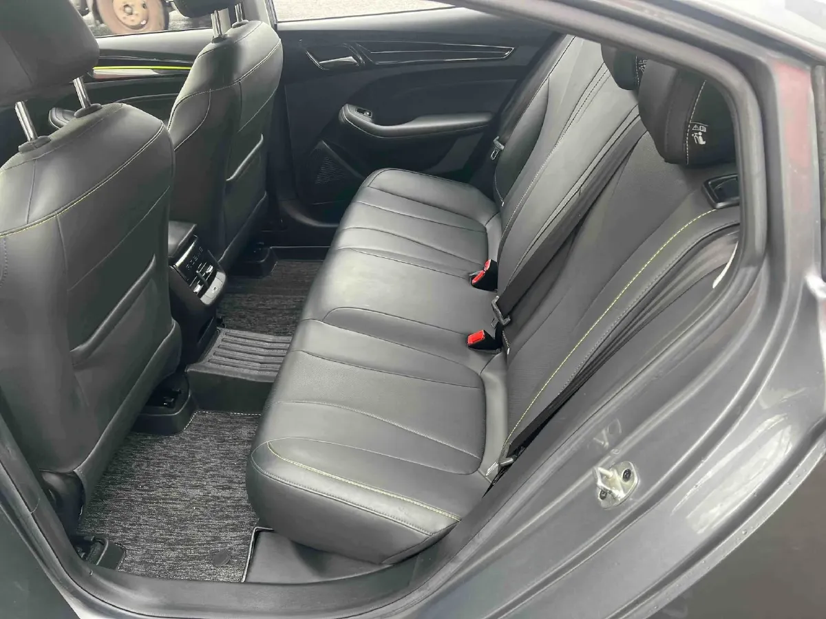 2021 Roewe i5 1.5L 120HP L4 CVT,autocango,china used car exporter,china ev exporter,chinese used car exporter,chinese used ev exporter