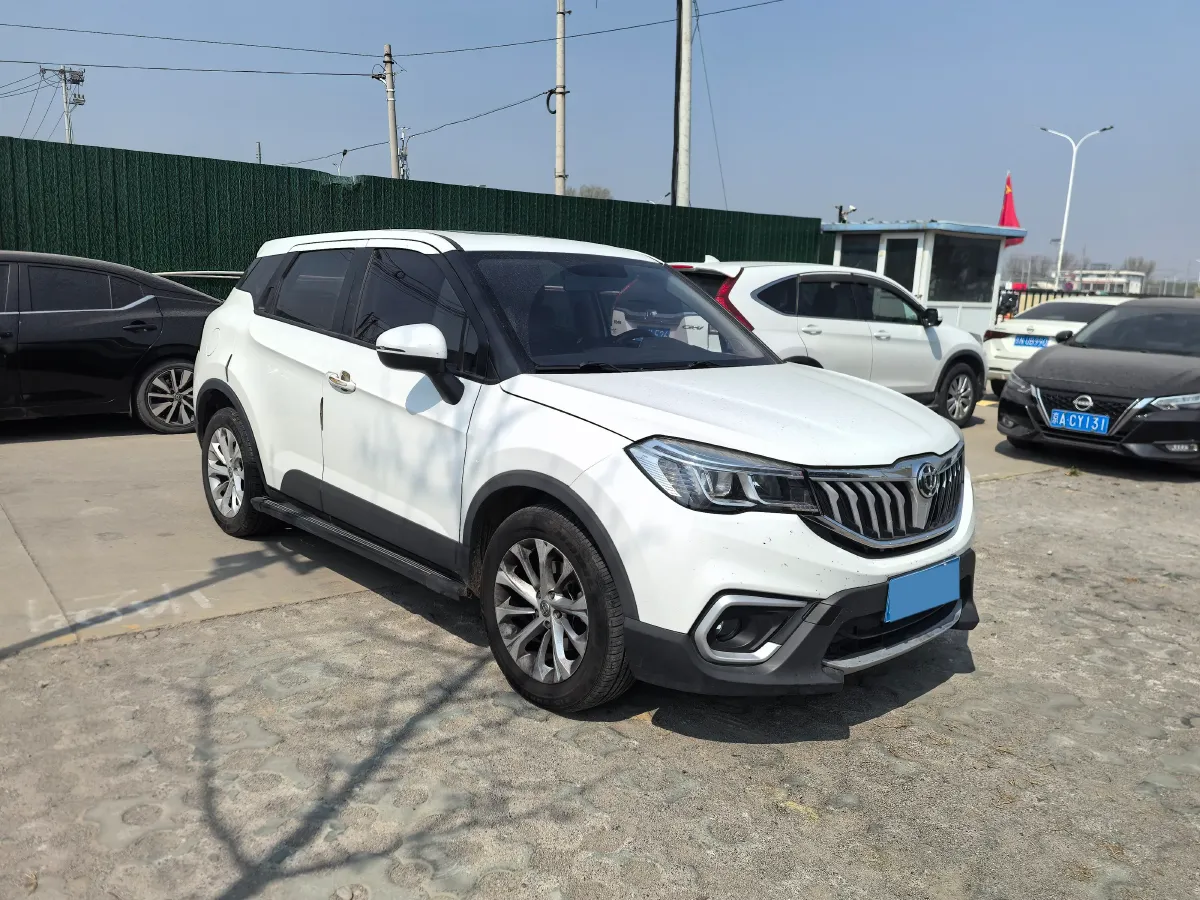 2017 Brilliance Auto V3 1.5L 112HP L4 5AT,autocango,china used car exporter,china ev exporter,chinese used car exporter,chinese used ev exporter
