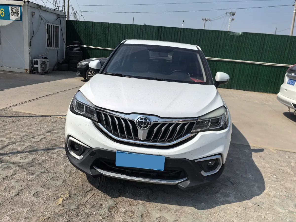2017 Brilliance Auto V3 1.5L 112HP L4 5AT,autocango,china used car exporter,china ev exporter,chinese used car exporter,chinese used ev exporter