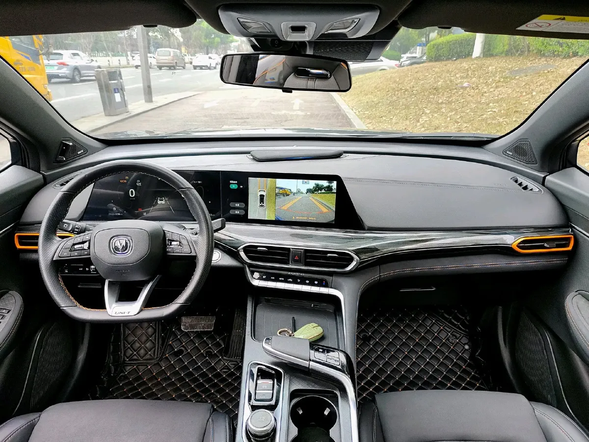 2022 ChangAn UNI-T 1.5T 188HP L4 7DCT,autocango,china used car exporter,china ev exporter,chinese used car exporter,chinese used ev exporter