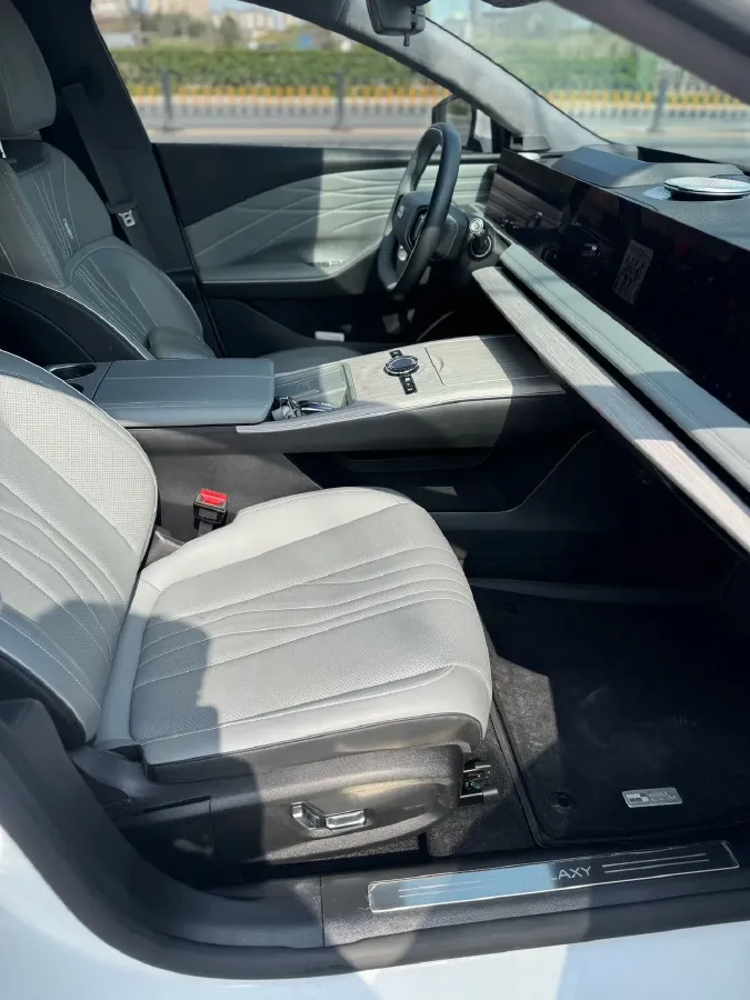 2024 Geely Galaxy E8 BEV 76KWH,autocango,china used car exporter,china ev exporter,chinese used car exporter,chinese used ev exporter