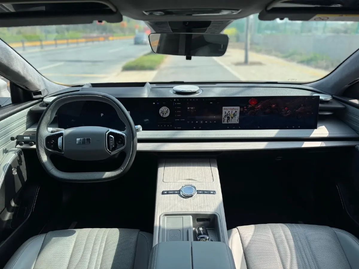 2024 Geely Galaxy E8 BEV 76KWH,autocango,china used car exporter,china ev exporter,chinese used car exporter,chinese used ev exporter