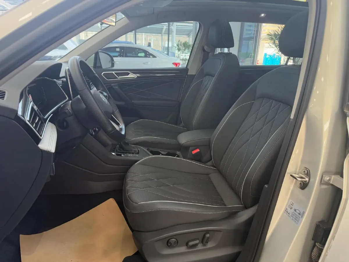 2023 Volkswagen Tiguan L 1.4T 150HP L4 7DCT,autocango,china used car exporter,china ev exporter,chinese used car exporter,chinese used ev exporter