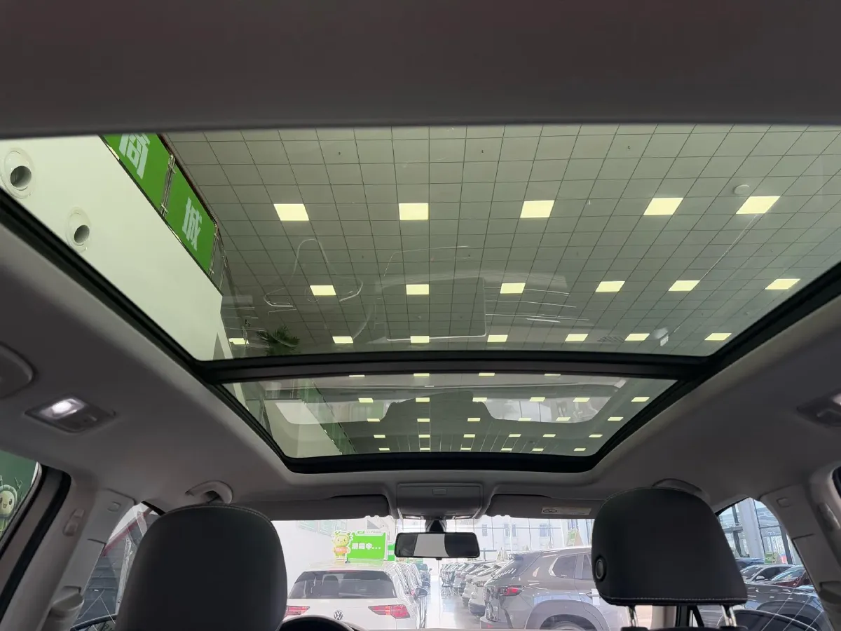 2023 Volkswagen Tiguan L 1.4T 150HP L4 7DCT,autocango,china used car exporter,china ev exporter,chinese used car exporter,chinese used ev exporter