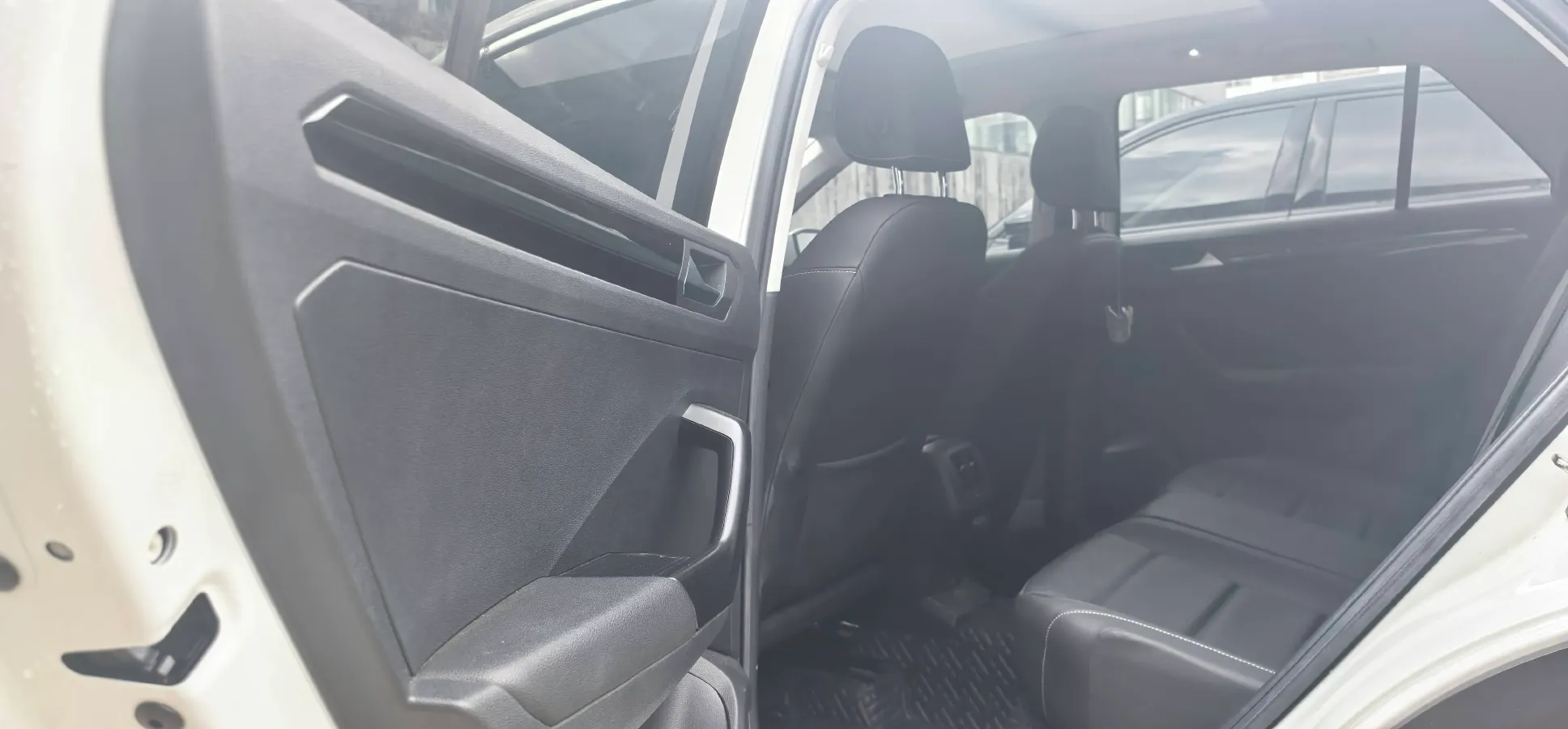 2021 Volkswagen T-Roc 1.4T 150HP L4 7DCT,autocango,china used car exporter,china ev exporter,chinese used car exporter,chinese used ev exporter