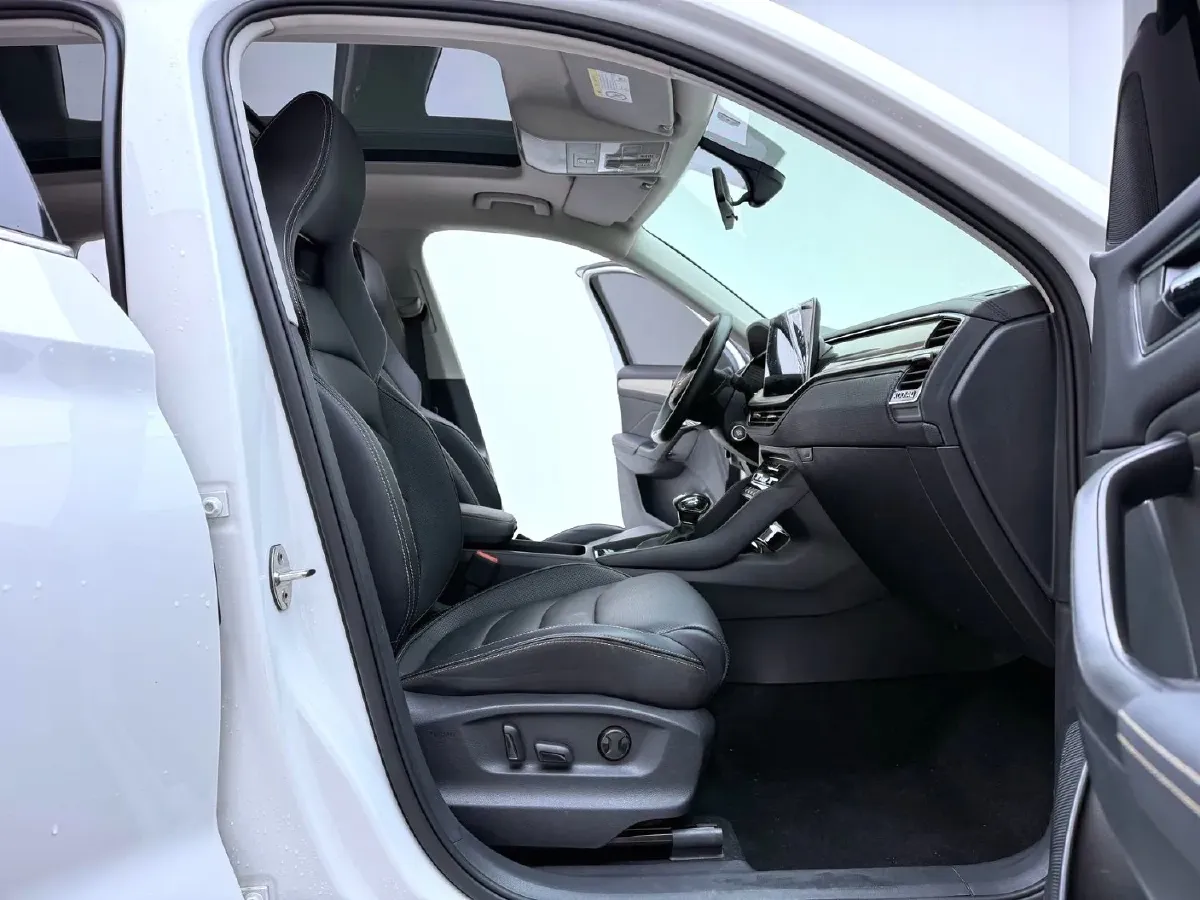 2022 Skoda Kodiak 2.0T 186HP L4 7DCT,autocango,china used car exporter,china ev exporter,chinese used car exporter,chinese used ev exporter