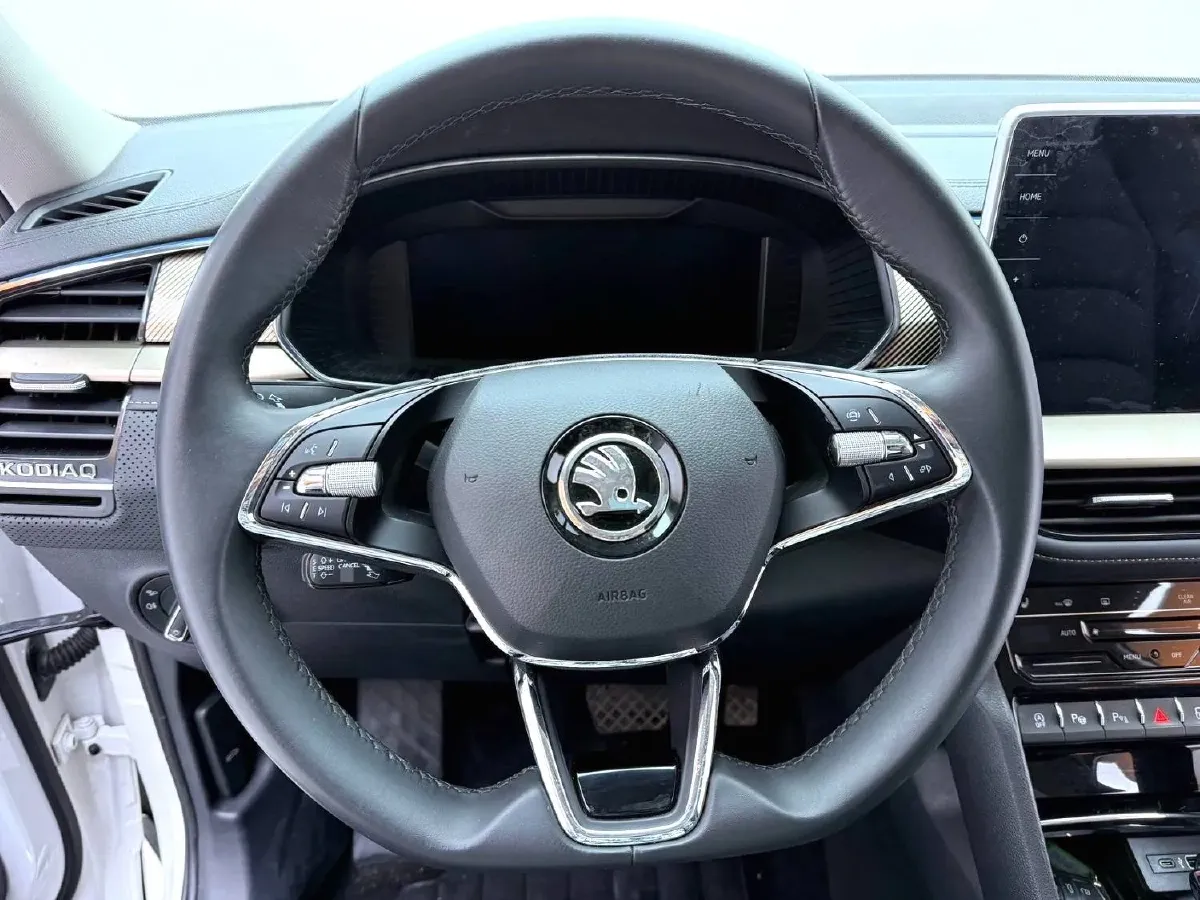 2022 Skoda Kodiak 2.0T 186HP L4 7DCT,autocango,china used car exporter,china ev exporter,chinese used car exporter,chinese used ev exporter